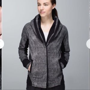 Flash SALE Lululemon back to class jacket 🍂☕️